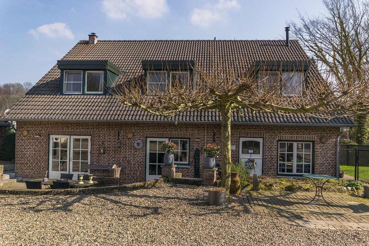 Sint Antoniusbank Bed & Breakfast Bemelen Exterior photo